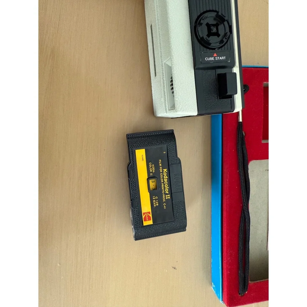 Vintage Keystone 115X Magicube Camera Kit Kodak FilmRetro 1970s Instant Camera